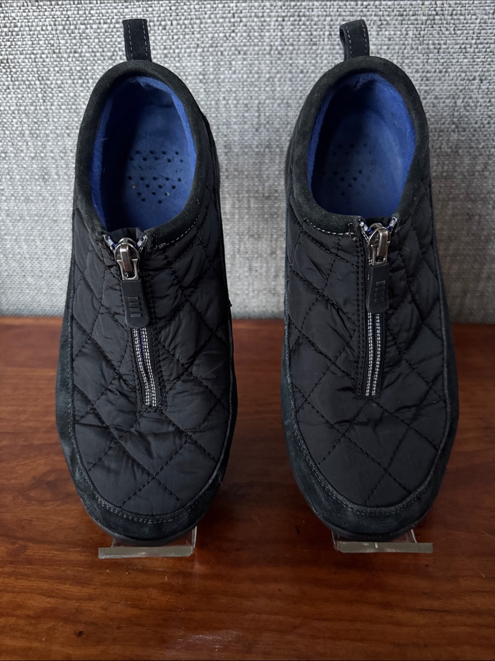 Lands' End Quilted Primaloft Black Slip-On Shoes Front Zip Size 7B